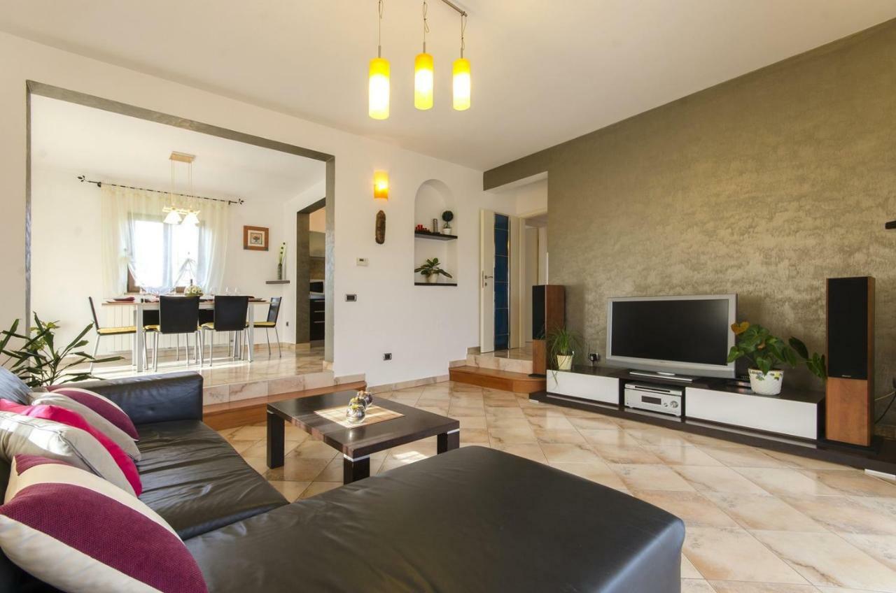 Villa Rose โรวีน ภายนอก รูปภาพ